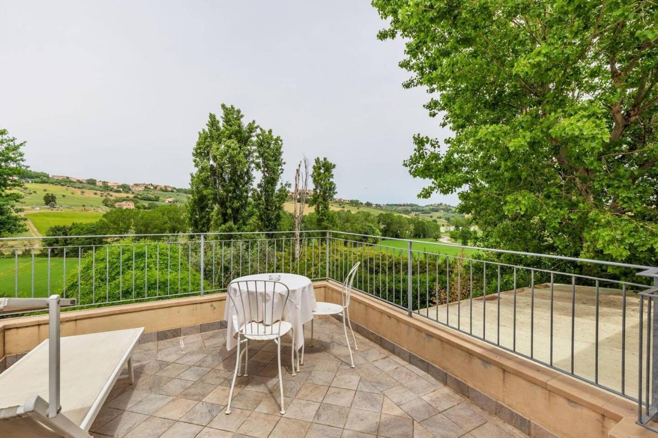 Casali Marchigiani - Ville Vacanza Private Con Piscina Ostra 外观 照片