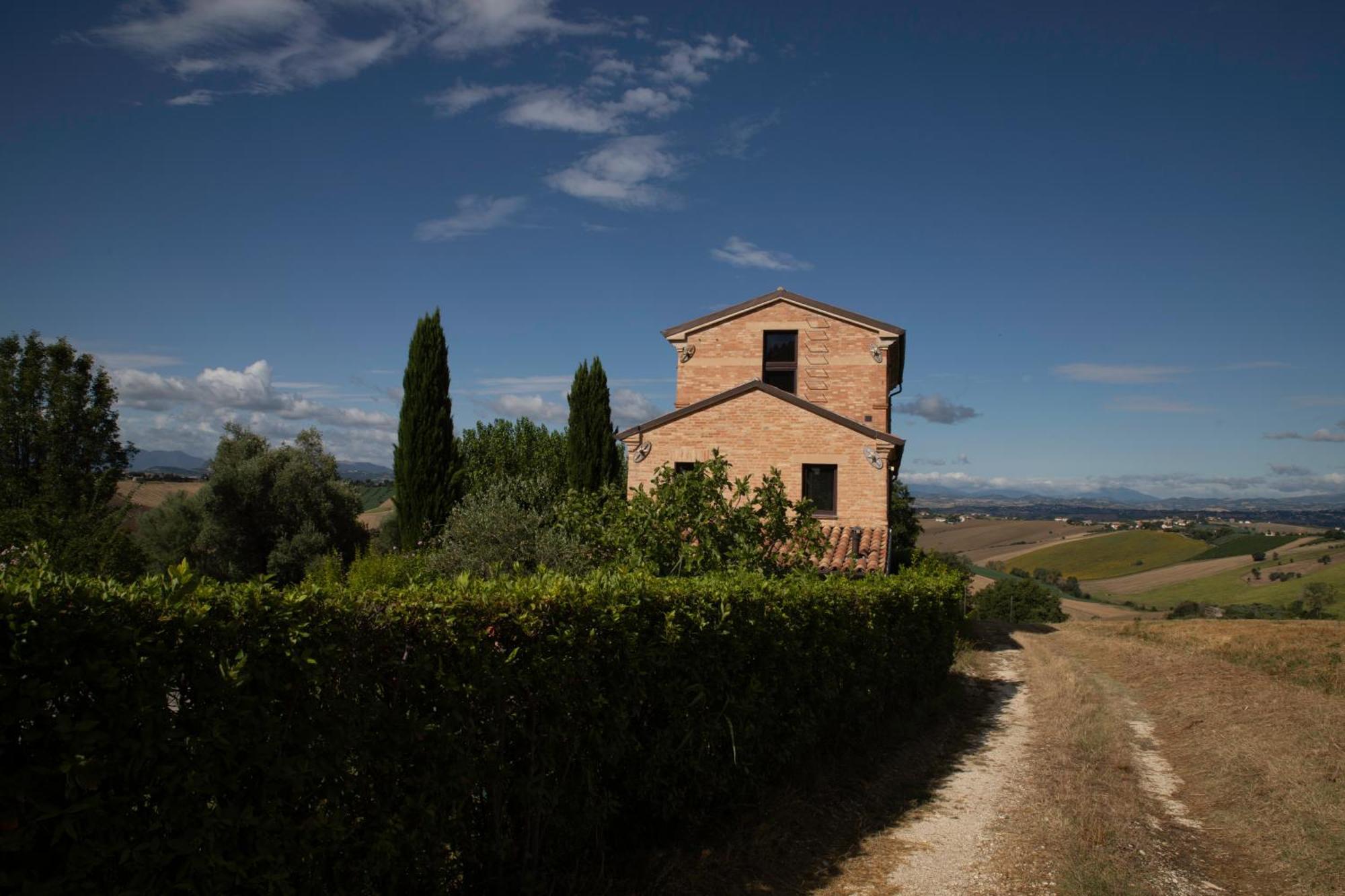 Casali Marchigiani - Ville Vacanza Private Con Piscina Ostra 外观 照片